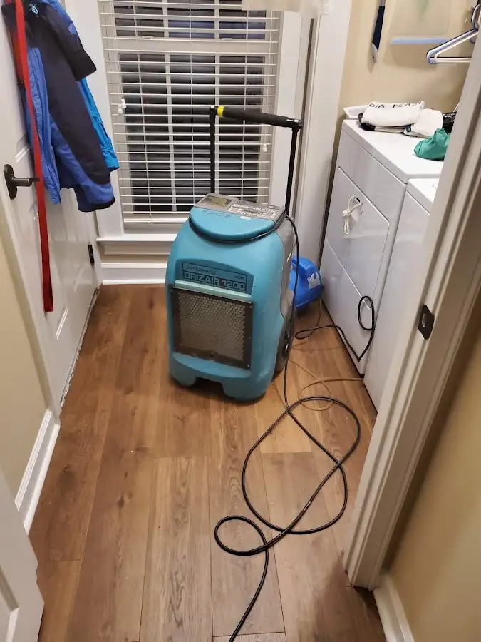 Commercial dehumidifier deployed for Crawl Space Restoration in Dakota Dunes